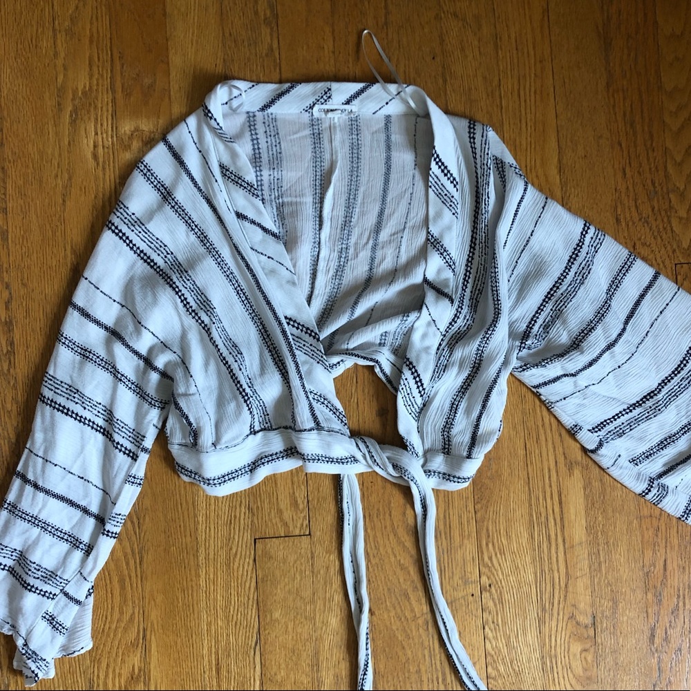 Wide 3/4 sleeve tie front blouse